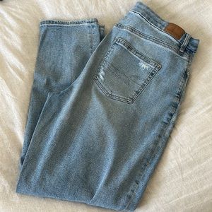 American eagle size 16 LONG curvy mom stretch jeans